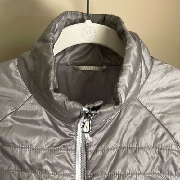 The North Face Packable Puffer Jacket - Picture 6 of 10